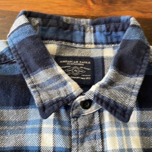 American Eagle Long Sleeve Plaid Flannel Button Down Blue and White Size Large - Picture 3 of 10